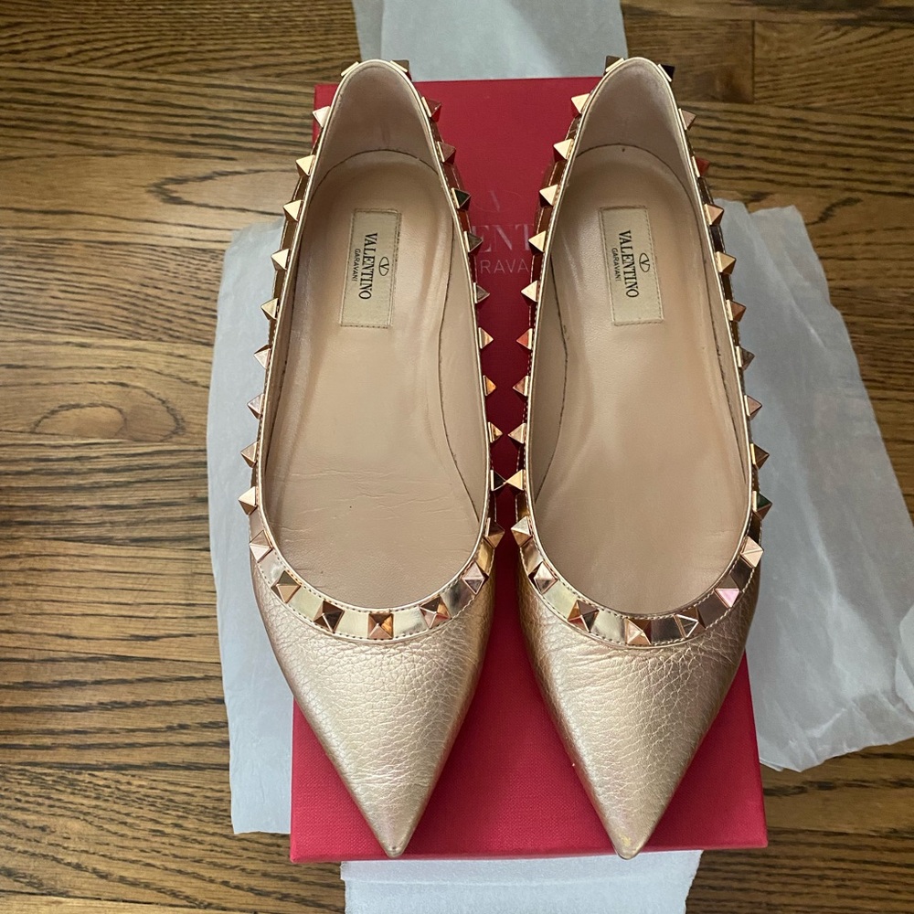 Valentino Rockstud Flats, Rose Gold, 37.5